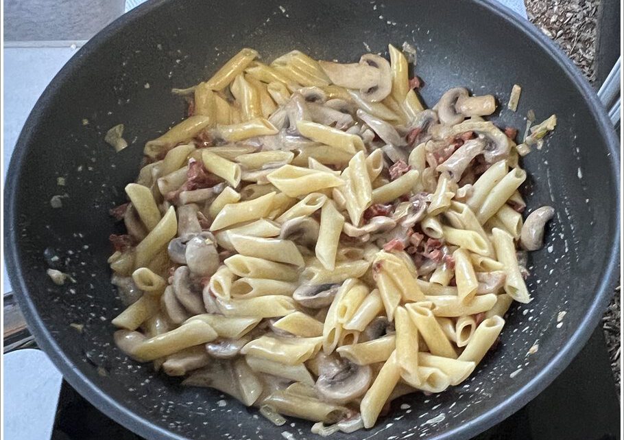 Essen unterwegs – Rest-Nudeln in Sahnesoße